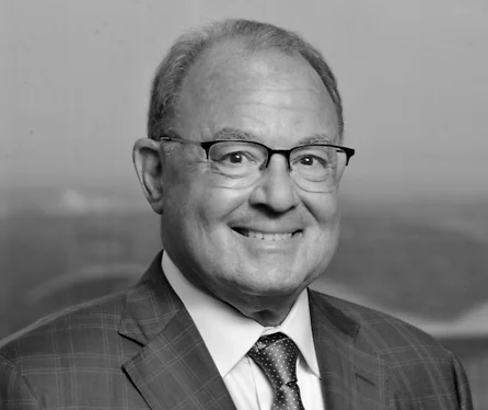 Photo of Robert L. Holzberg